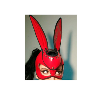 MASCARA BAD BUNNY RED